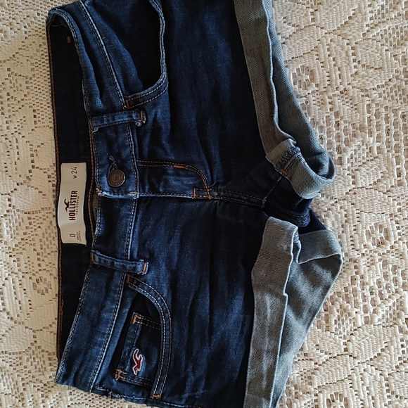Hollister Shorts - Picture 3 of 4